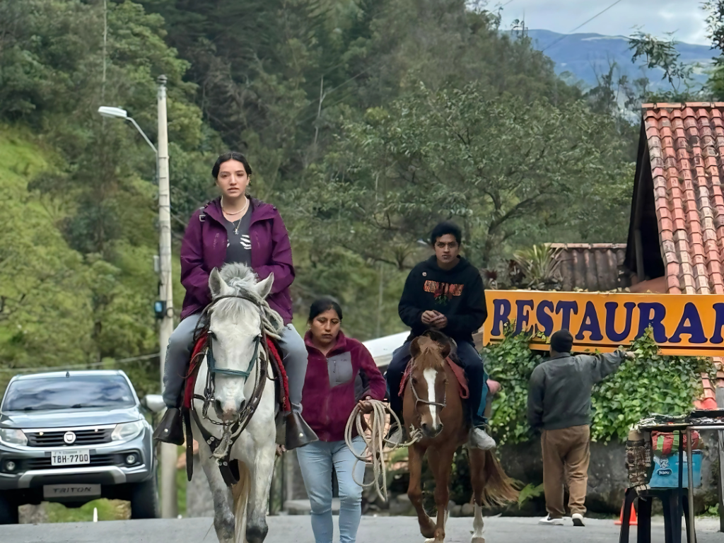 Cabalgata en El Chorro de Girón, Ecuador